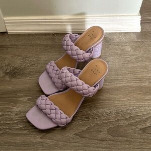 Lavender/lilac/purple braided strap block heels (round) size 6.5